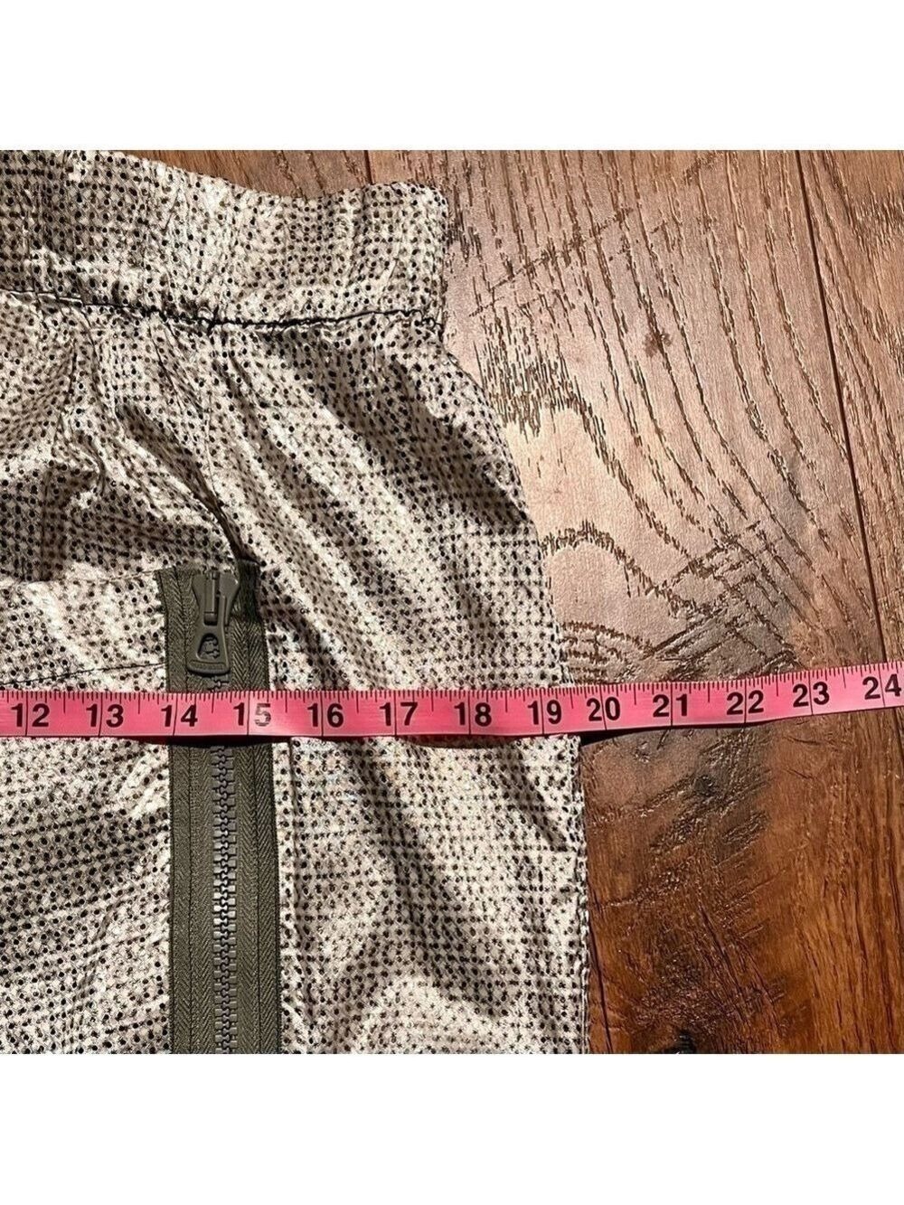 BOSS Hugo Boss metallic asymmetrical skirt. Size 6. Made in Portugal. - Picture 10 of 10